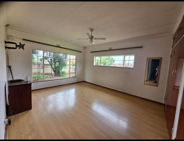 6 BEDROOM HOUSE FOR SALE IN CLAYVILLE EAST